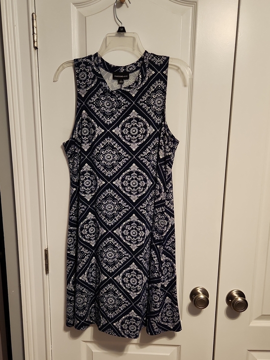 Forever 21 Dresses & Skirts - Fortune + Ivy Navy and White Sleeveless Printed Mini Dress